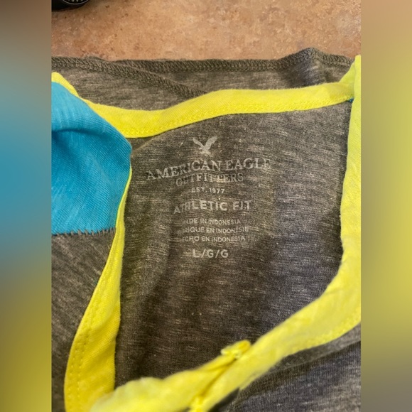 American Eagle, three button three-quarter Henley. Size large. - Picture 3 of 3